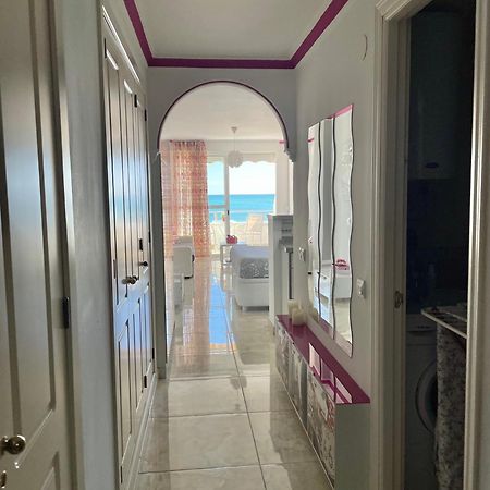 Roca Chica. Studio - First Line Beach Torremolinos Eksteriør billede