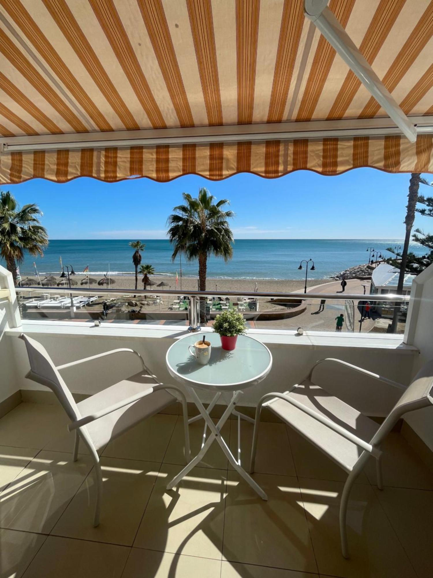 Roca Chica. Studio - First Line Beach Torremolinos Eksteriør billede
