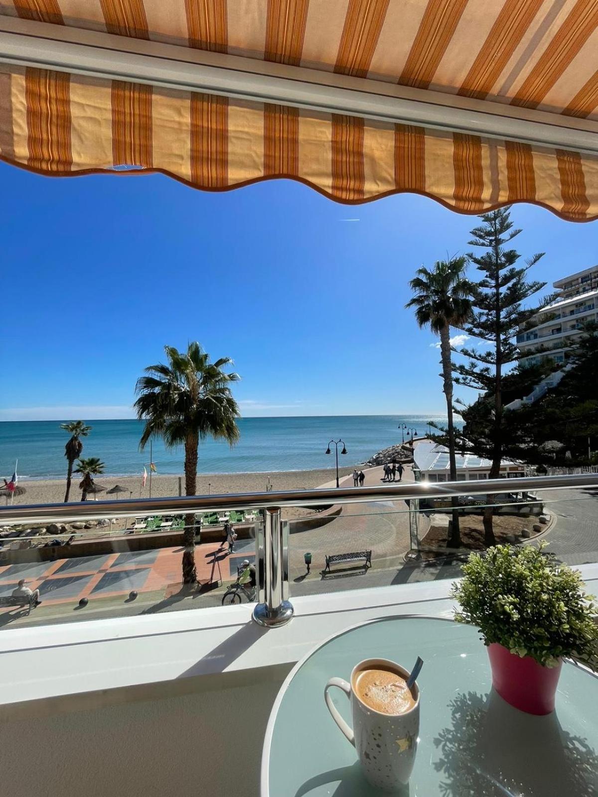Roca Chica. Studio - First Line Beach Torremolinos Eksteriør billede